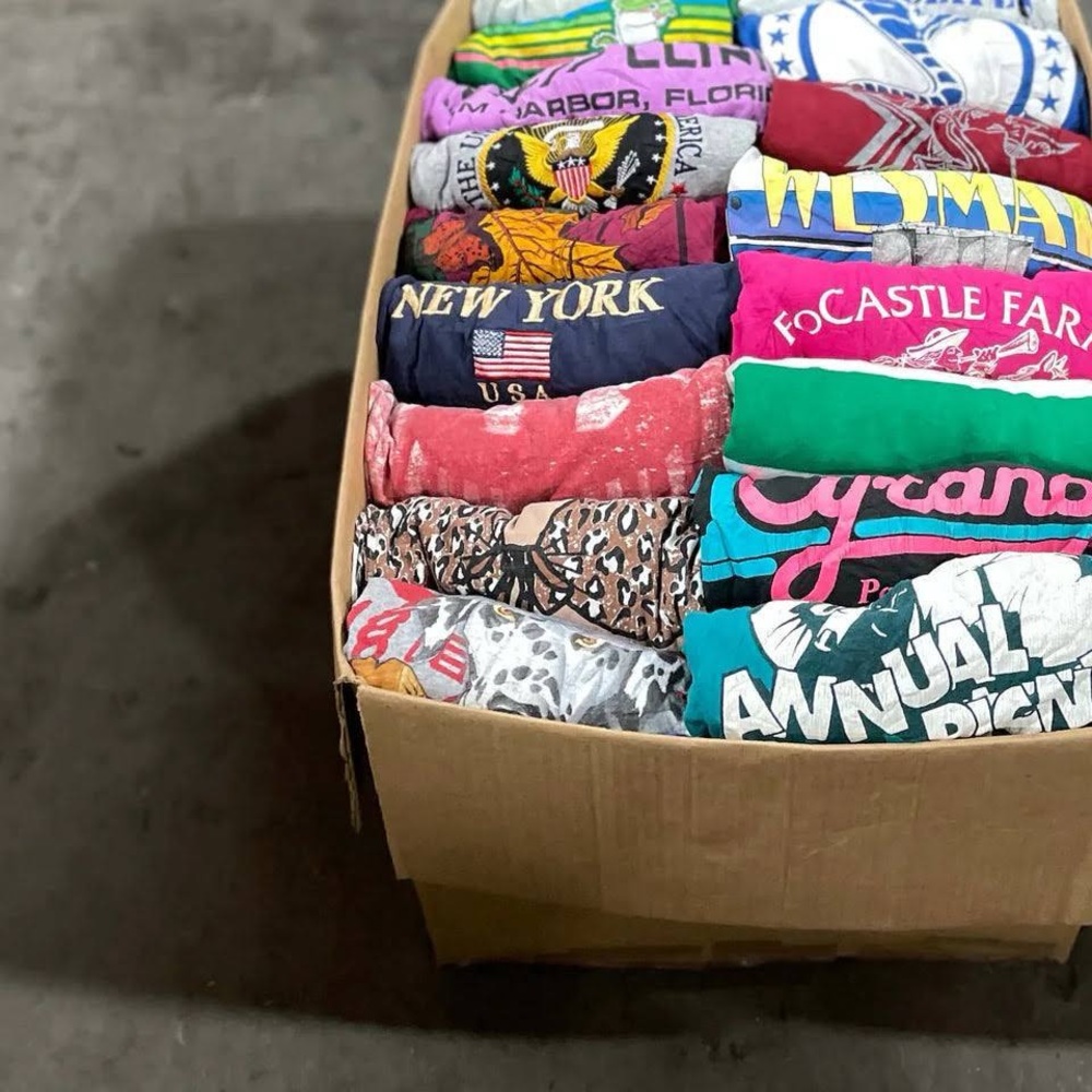 Mix  randoms 10 Tee t-shirt men clothing lot bundle wholesale.